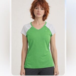 NIKE Green and White Dri Fit Running Short Sleeve Athletic Shirt L NWOT